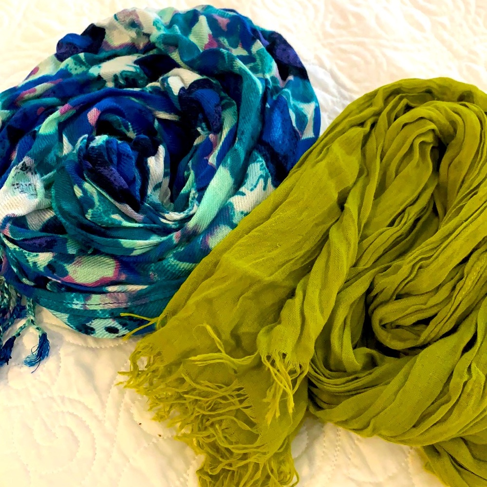 2 scarves